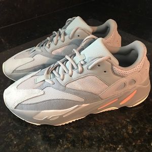 YEEZY BOOST 700 INERTI